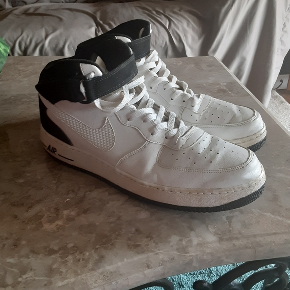 2014 Nike Air Force One's Size 14 mid Black/White - Picture 4 of 10